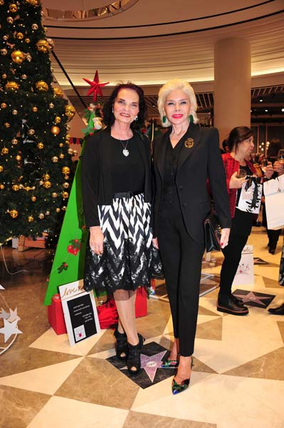 DEMET SABANCI GALERIES LAFAYETTEDE YENİ YILI KUTLADI