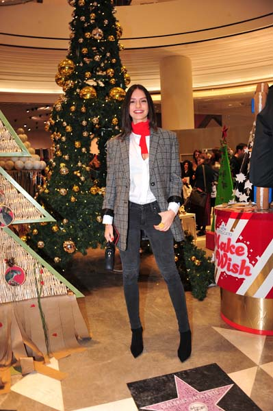 DEMET SABANCI GALERIES LAFAYETTEDE YENİ YILI KUTLADI