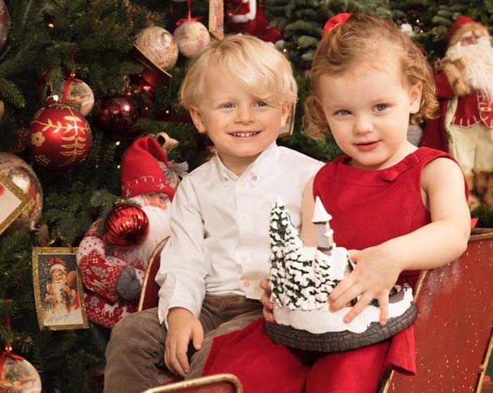 KRALİYETİN YILBAŞI KARTLARI