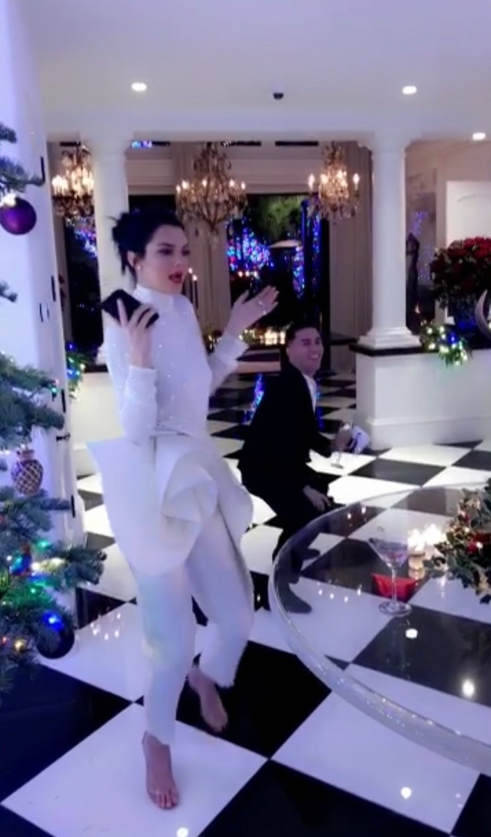 KARDASHIANLARIN YILBAŞI PARTİSİ