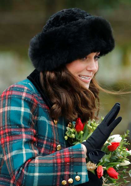 KATE MIDDLETON VE MEGHAN MARKLE AYNI KAREDE