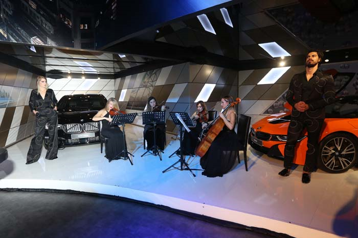 ATIL KUTOĞLU'NDAN VİYANA ESİNTİLİ YENİ YIL DAVETİ