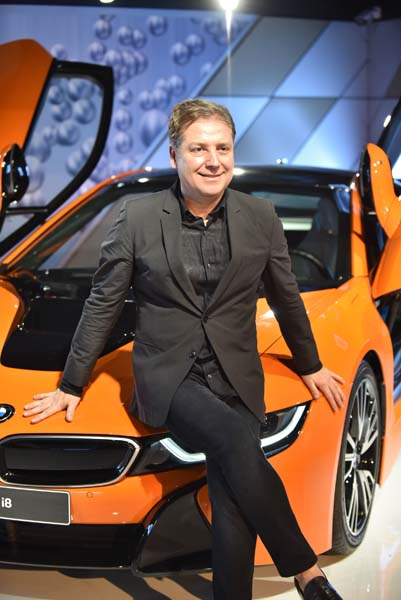 ATIL KUTOĞLU'NDAN VİYANA ESİNTİLİ YENİ YIL DAVETİ