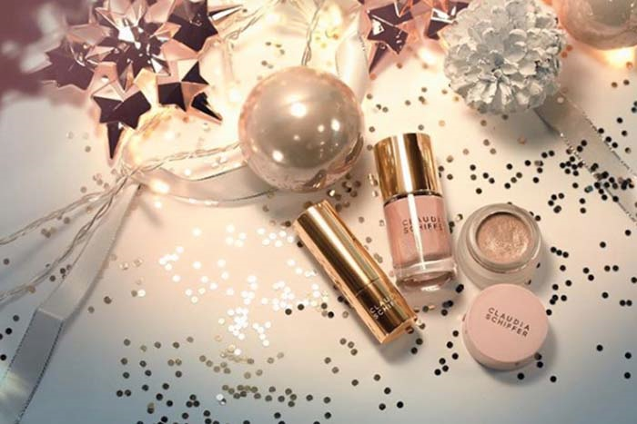 CLAUDIA SCHIFFER KENDİ MAKYAJ MARKASINI YARATTI