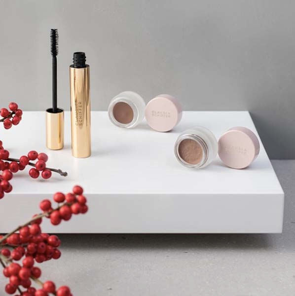 CLAUDIA SCHIFFER KENDİ MAKYAJ MARKASINI YARATTI