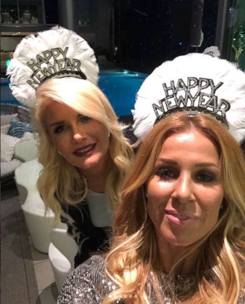 ÜNLÜ YILDIZLAR VE CEMİYET 2018İ NASIL KUTLADI?