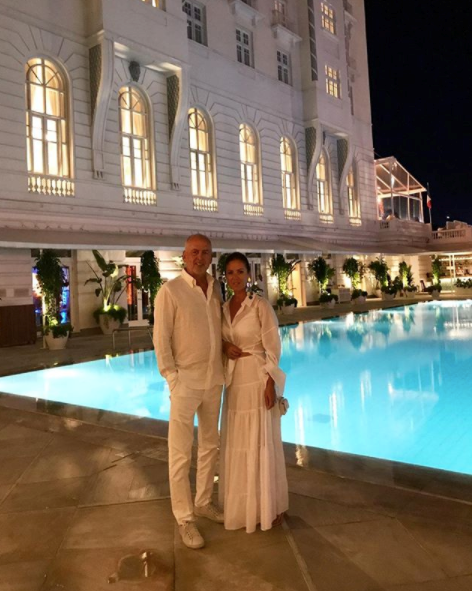 ÜNLÜ YILDIZLAR VE CEMİYET 2018İ NASIL KUTLADI?