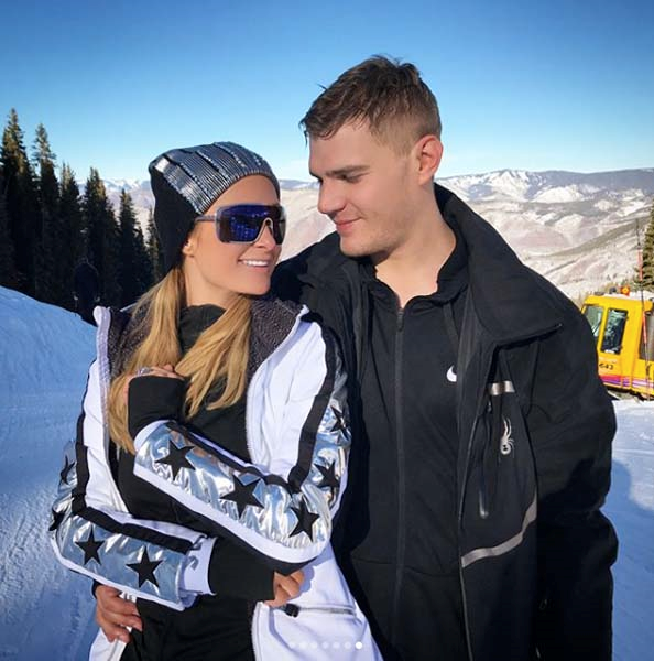 PARIS HILTON ASPENDE NİŞANLANDI!