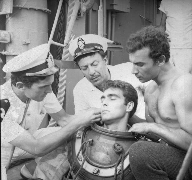 MÜNİR ÖZKUL HAYATA VEDA ETTİ