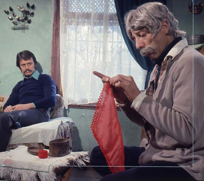 MÜNİR ÖZKUL HAYATA VEDA ETTİ