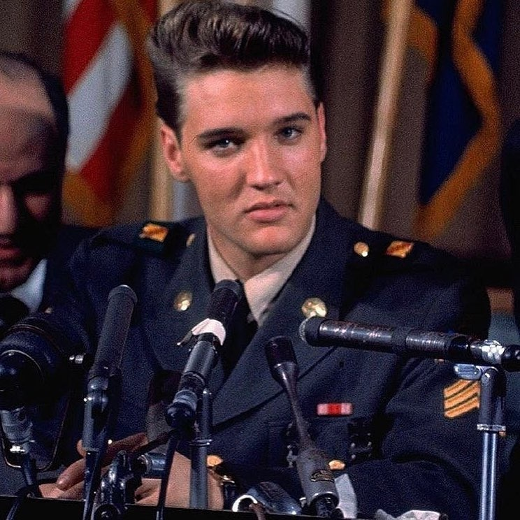 İYİ Kİ DOĞDUN ROCKN ROLLUN EFSANESİ