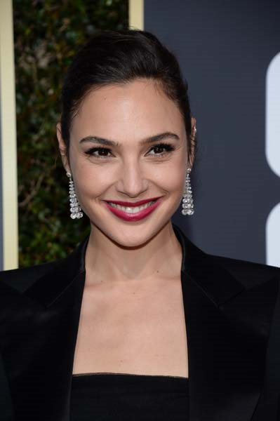 2018 ALTIN KÜRE ÖDÜLLERİNİN DİKKAT ÇEKEN SAÇ VE MAKYAJLARI