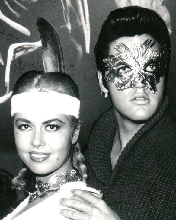 İYİ Kİ DOĞDUN ROCKN ROLLUN EFSANESİ