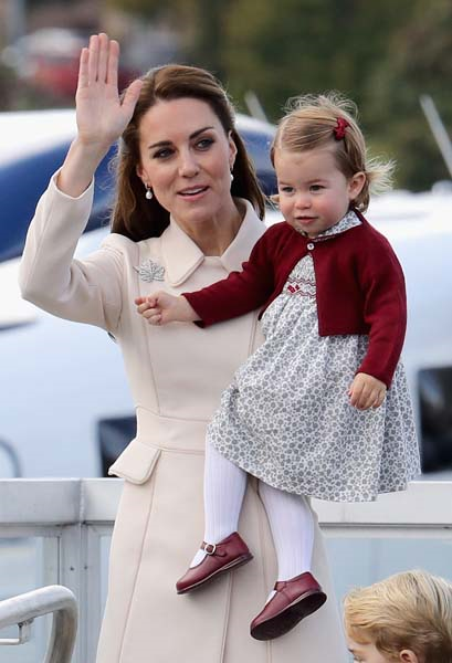 CAMBRIDGE DÜŞESİ CATHERINE YENİ YAŞINI KUTLUYOR