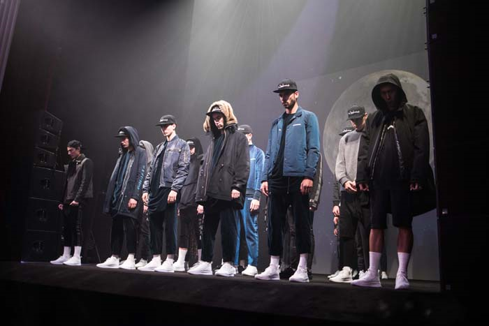 LES BENJAMINSDEN KENTİN GECE SİLUETİ 