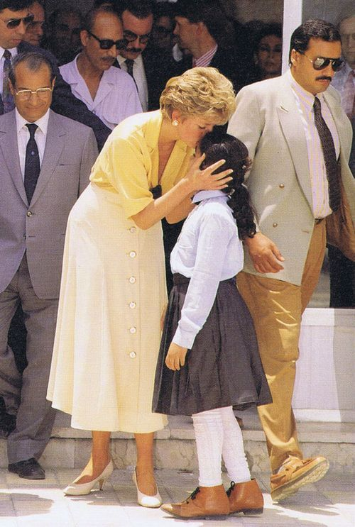 PRENS WILLIAM, ANNESİ LADY DIANANIN İZİNDE