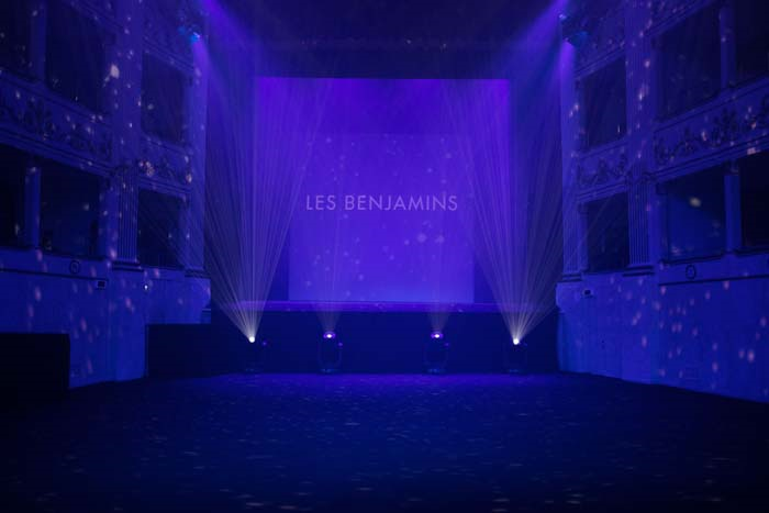 LES BENJAMINSDEN KENTİN GECE SİLUETİ 