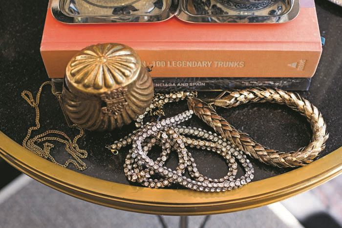 CEYLAN PERAHYANIN LÜKSLERİ