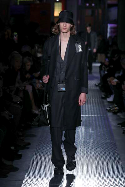 PRADA 2019 SONBAHAR KIŞ DEFİLESİ