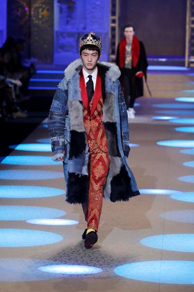 DOLCE & GABBANA 2019 SONBAHAR KIŞ DEFİLESİ