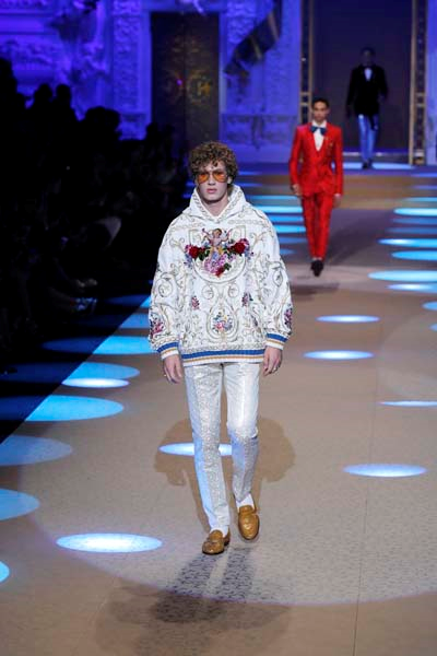 DOLCE & GABBANA 2019 SONBAHAR KIŞ DEFİLESİ