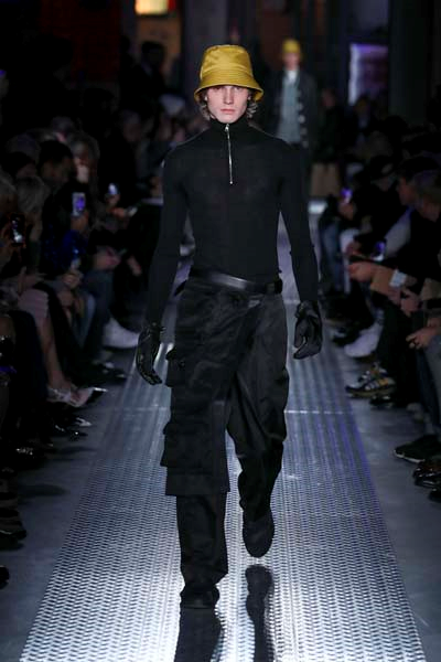 PRADA 2019 SONBAHAR KIŞ DEFİLESİ