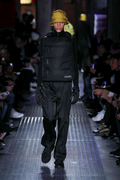 PRADA 2019 SONBAHAR KIŞ DEFİLESİ
