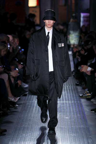 PRADA 2019 SONBAHAR KIŞ DEFİLESİ