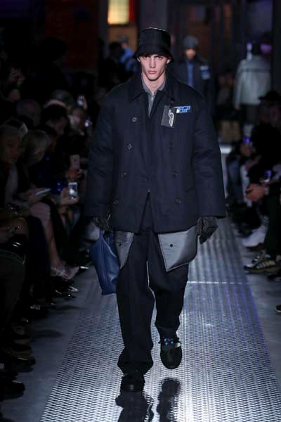 PRADA 2019 SONBAHAR KIŞ DEFİLESİ