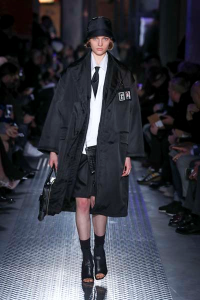 PRADA 2019 SONBAHAR KIŞ DEFİLESİ