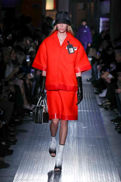 PRADA 2019 SONBAHAR KIŞ DEFİLESİ