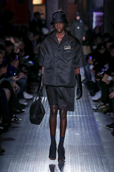 PRADA 2019 SONBAHAR KIŞ DEFİLESİ