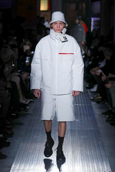 PRADA 2019 SONBAHAR KIŞ DEFİLESİ
