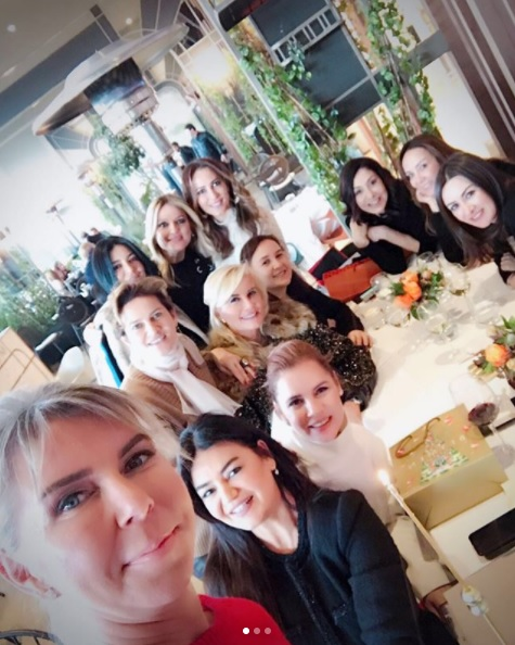 BEGÜM ŞEN, YAKIN ARKADAŞLARININ DOĞUM GÜNÜNDE