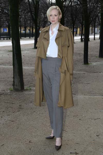 NAOMI CAMPBELL VE KATE MOSS PODYUMA ÇIKTI