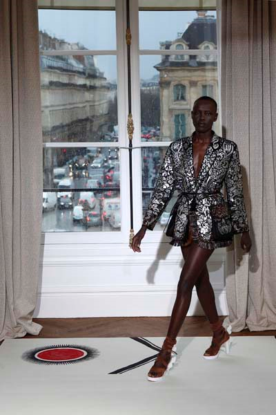 SCHIAPARELLI 2018 İLKBAHAR/YAZ HAUTE-COUTURE DEFİLESİ