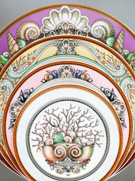 VERSACE DESENLERİ PORSELENLERİN ÜZERİNDE