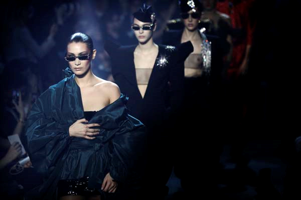 ALEXANDRE VAUTHIER HAUTE COUTURE 2018 İLKBAHAR-YAZ KOLEKSİYONU