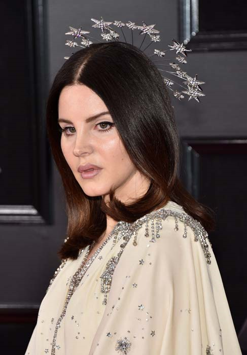 LANA DEL REYİN YILDIZ ŞEKLİNDEKİ SAÇ AKSESUARI