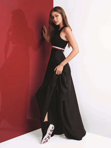 GIGI HADID TOMMY HILFIGER İŞ BİRLİĞİ 2018DE DE DEVAM EDİYOR