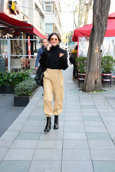 YASEMİN ÖZİLHANIN SOKAK STİLİ