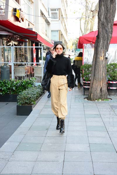 YASEMİN ÖZİLHANIN SOKAK STİLİ