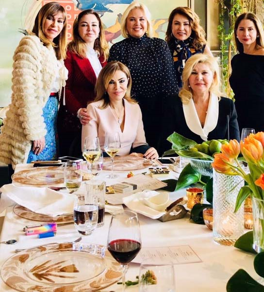 FERYAL GÜLMAN VE SEVİM UYAR DOĞUM GÜNLERİNİ KUTLADI