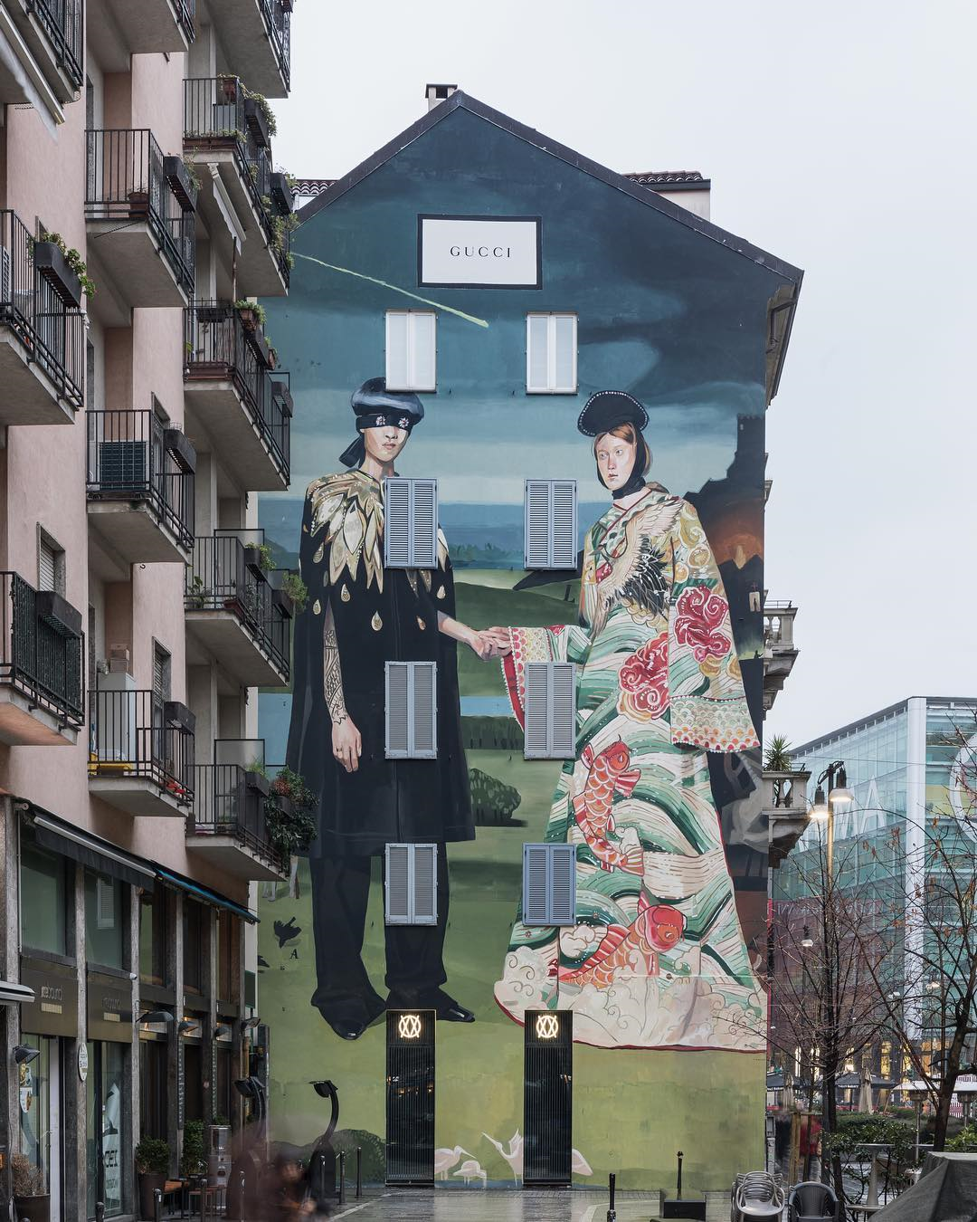 GUCCI SOKAKLARI ELE GEÇİRDİ