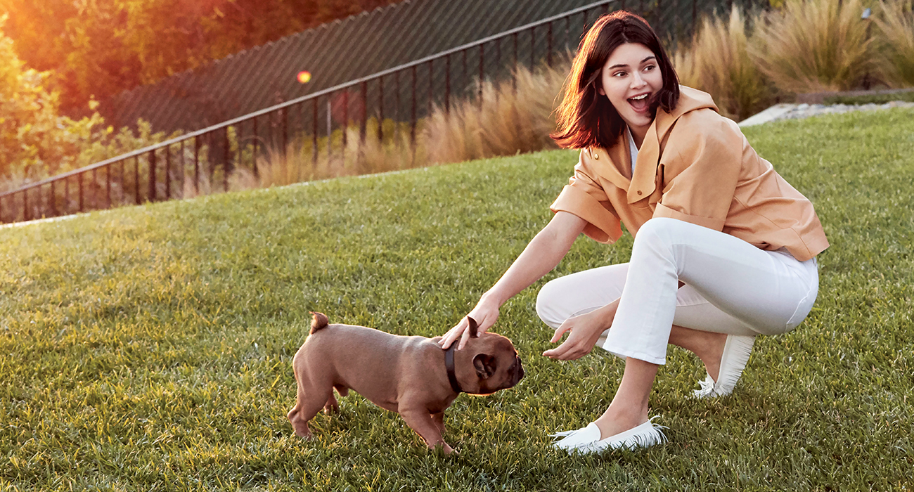 KENDALL JENNER EN DOĞAL HALİYLE KARŞIMIZDA