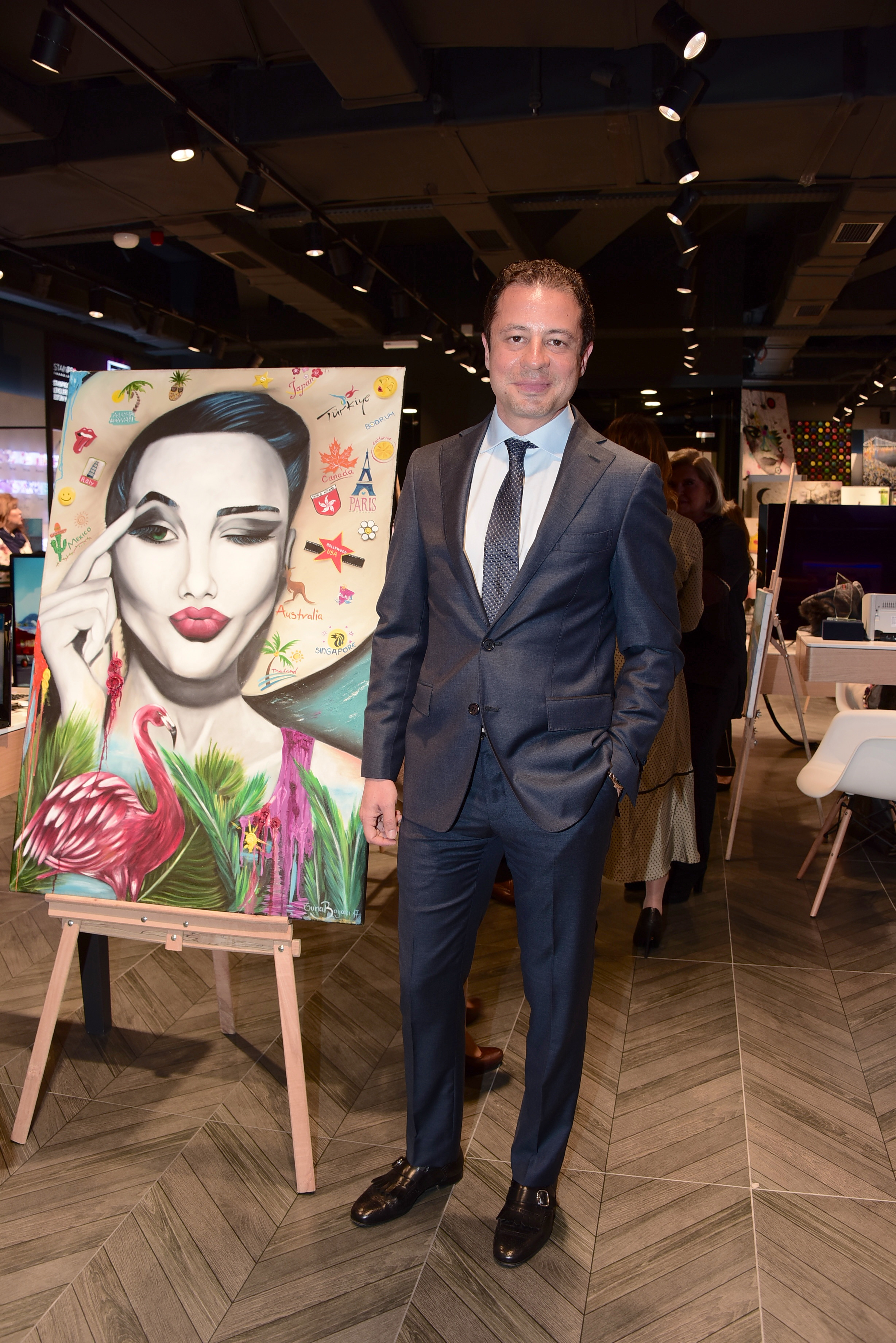 AKMERKEZDE GALERİ AÇILIŞI