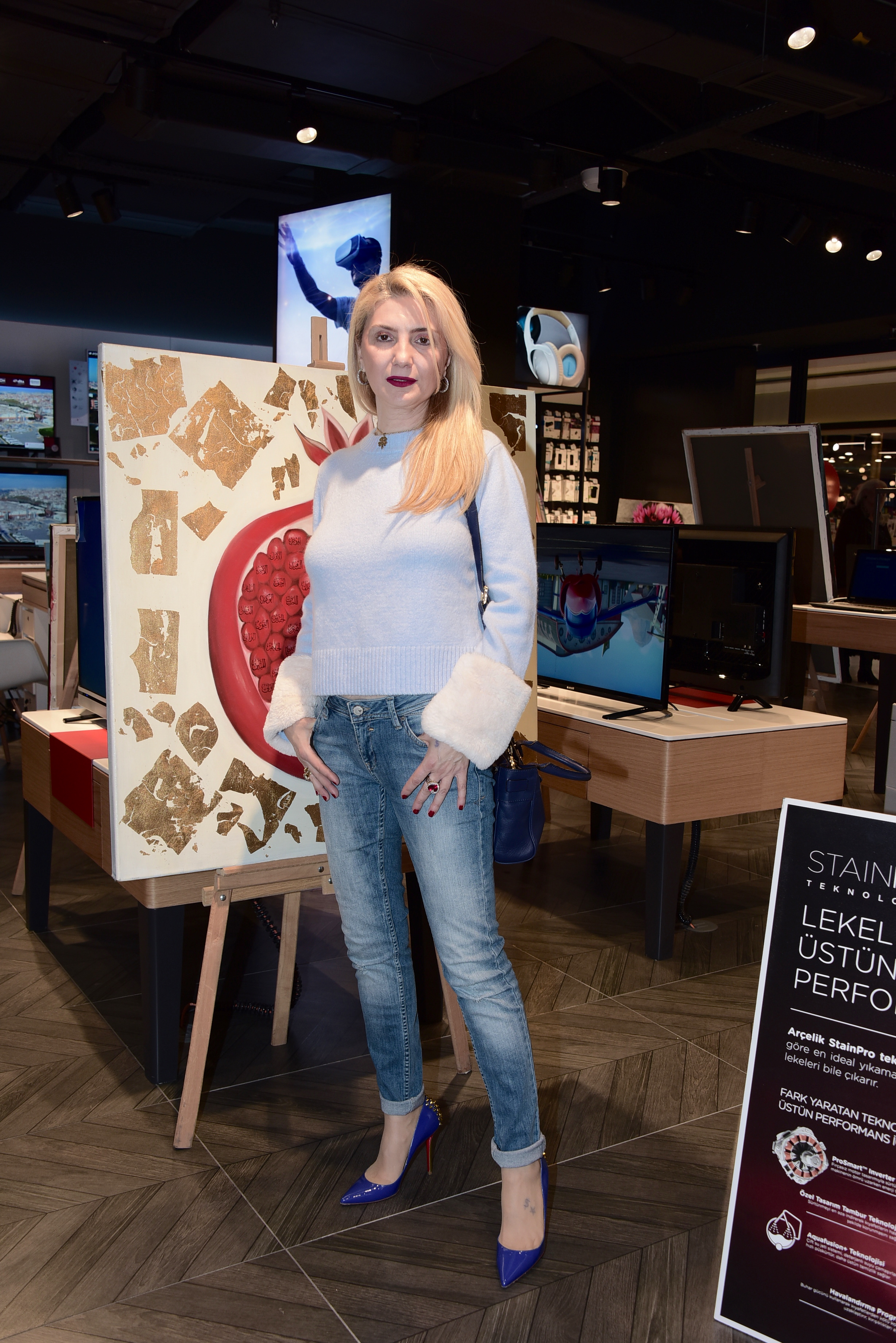 AKMERKEZDE GALERİ AÇILIŞI