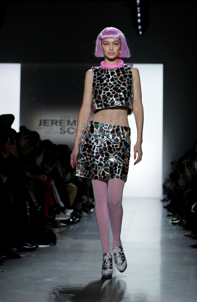 JEREMMY SCOTT  2018 SONBAHAR-KIŞ DEFİLESİ