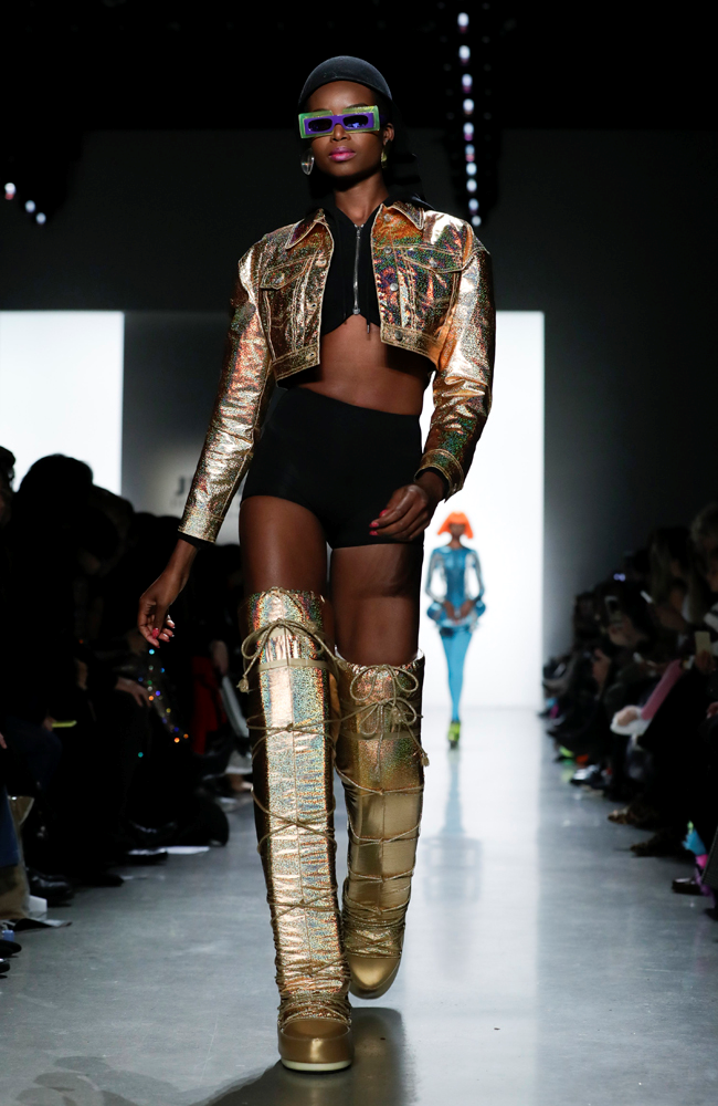 JEREMMY SCOTT  2018 SONBAHAR-KIŞ DEFİLESİ