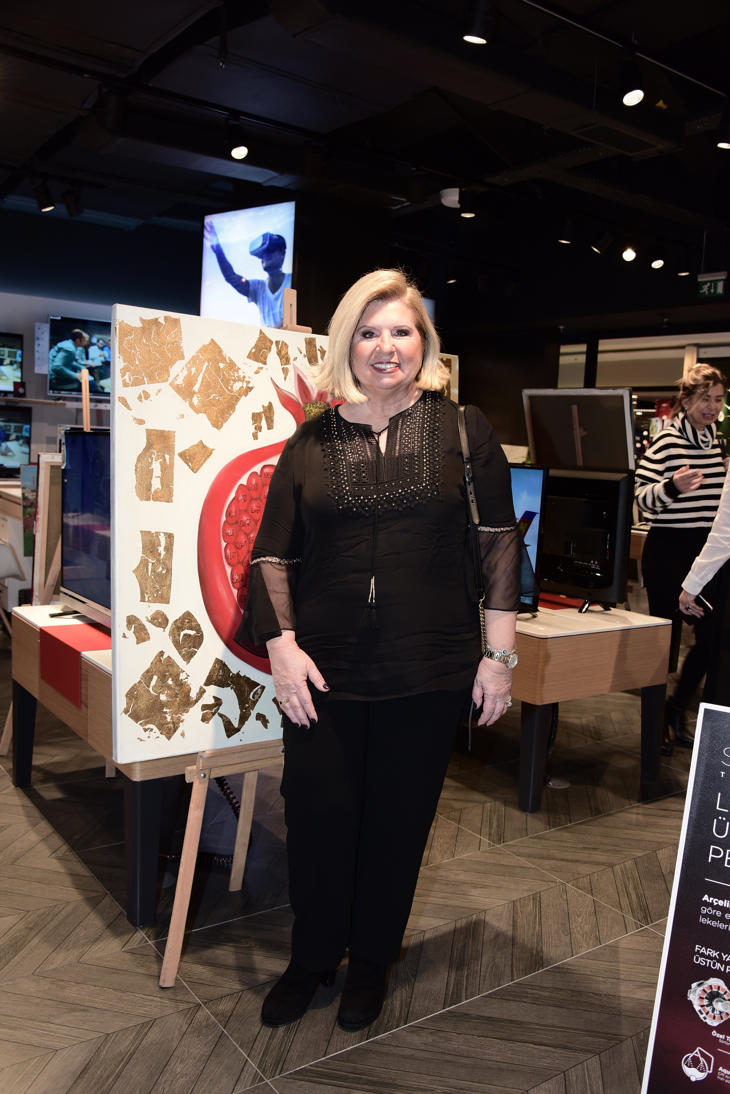 AKMERKEZDE GALERİ AÇILIŞI